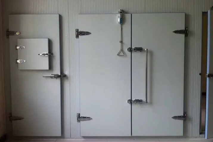 雙開半埋冷庫(kù)門 雙開半埋冷庫(kù)門