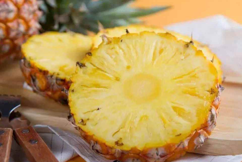 鳳梨在冷庫放多長時(shí)間 鳳梨在冷庫放多長時(shí)間